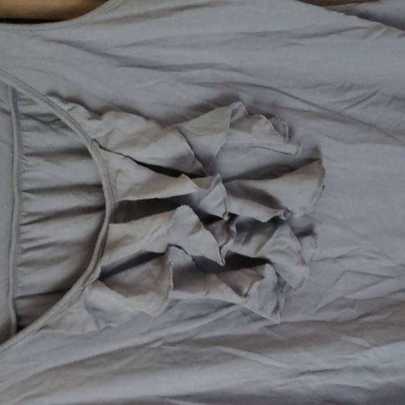 Garnet Hill, top with ruffles, size M - Picture 2 of 4